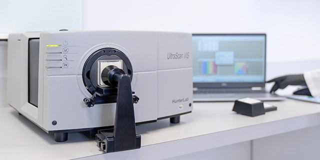 The HunterLab UltraScan VIS measuring color